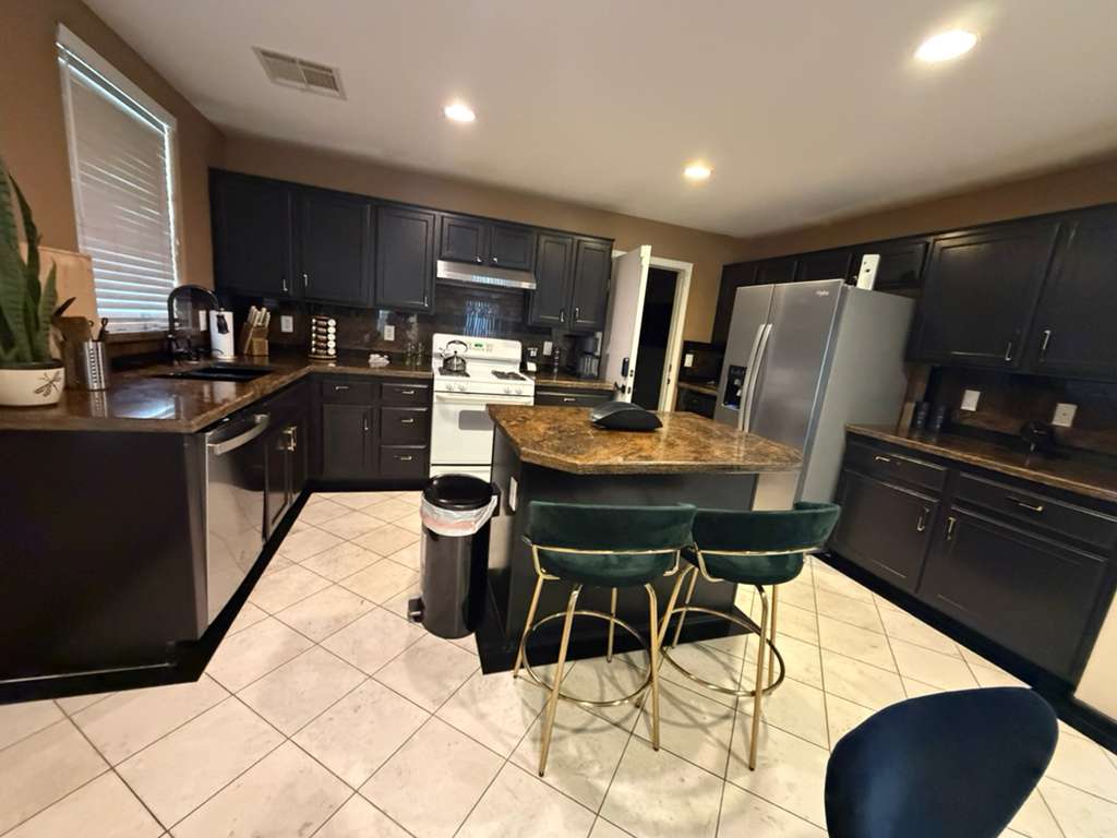 Regular House Cleaning Las Vegas: Weekly, Bi-Weekly & Monthly