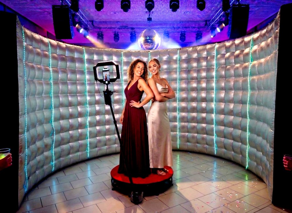 360 Video Booth — Maximum Entertainment Tulsa wedding DJ services