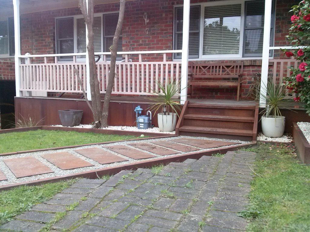 Corten steel edging and stepping stones