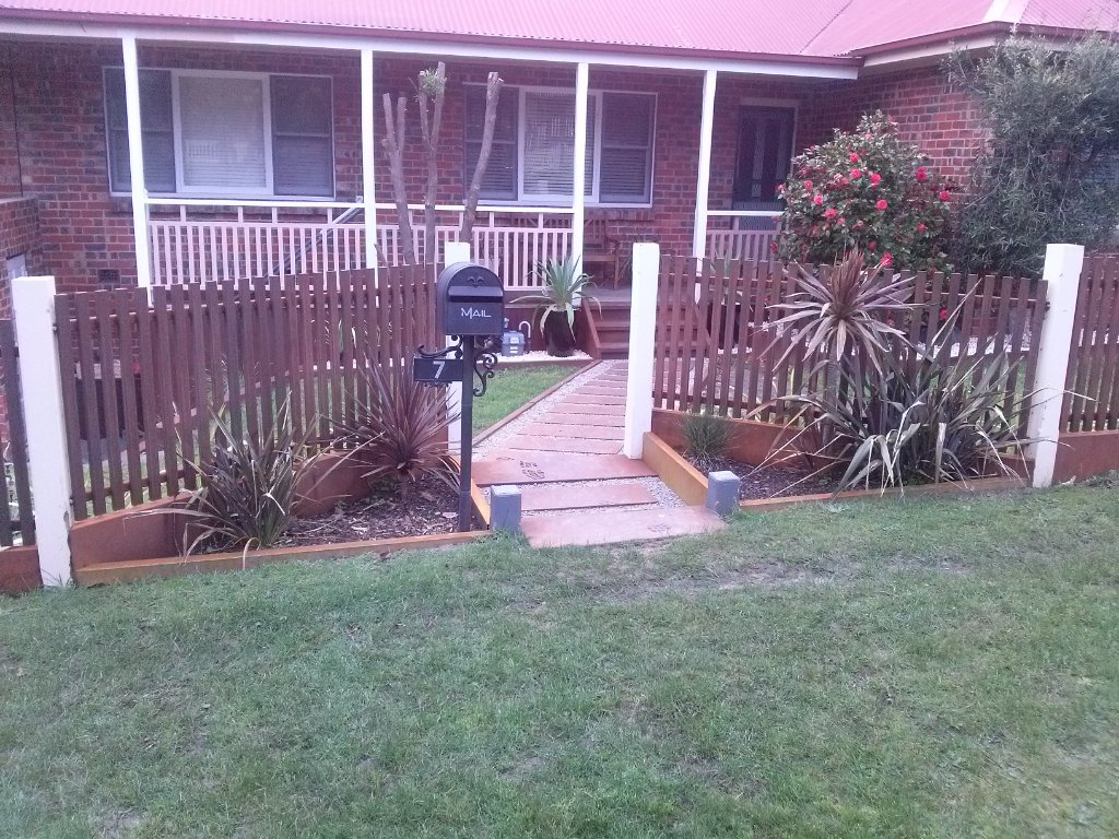 Corten steel garden edging front yard
