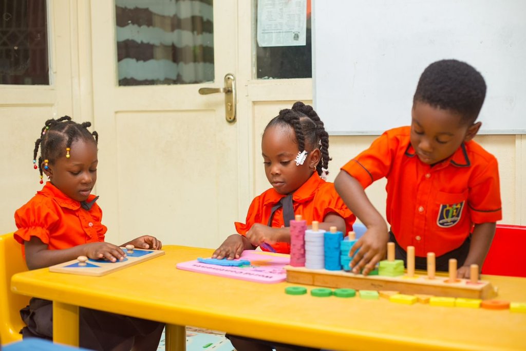 Children with Montessori materials