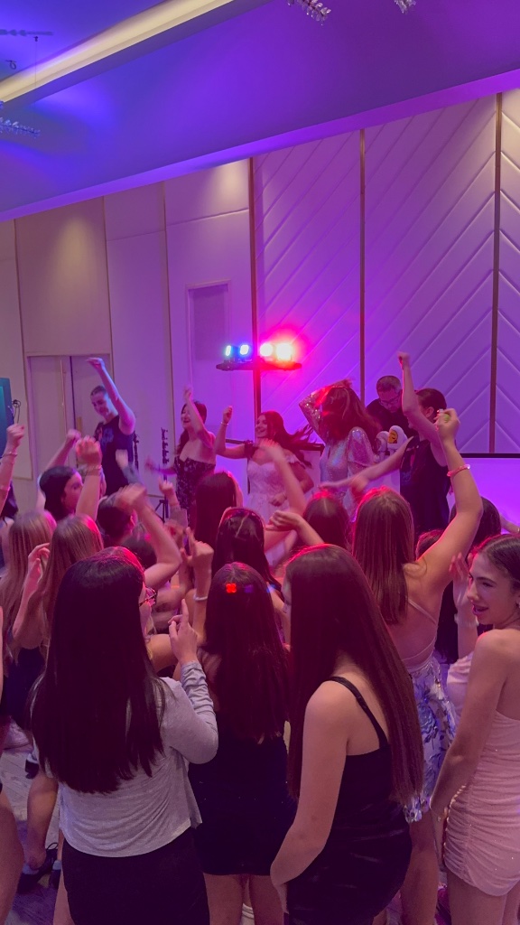 Bar Mitzvah Entertainment Ideas: DJ, Dancing & More