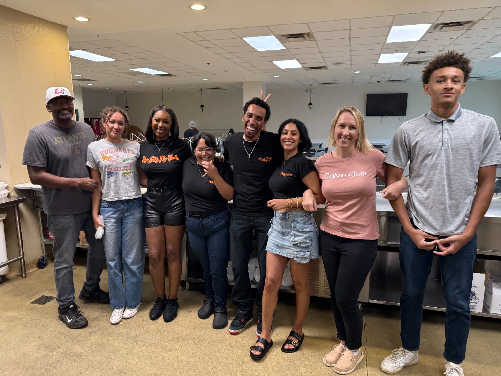 Sea Salt Cares volunteer group