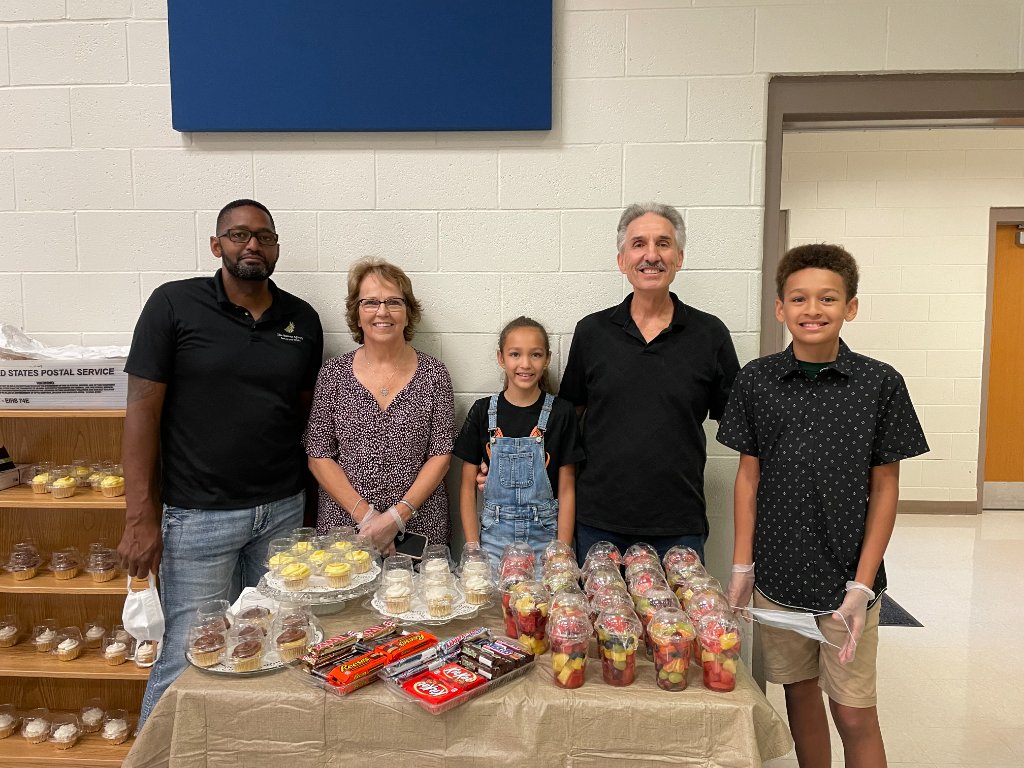Sea Salt Cares community volunteers