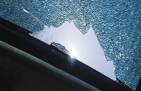 Sunroof glass replacement Houston TX — cracked panoramic glass repair