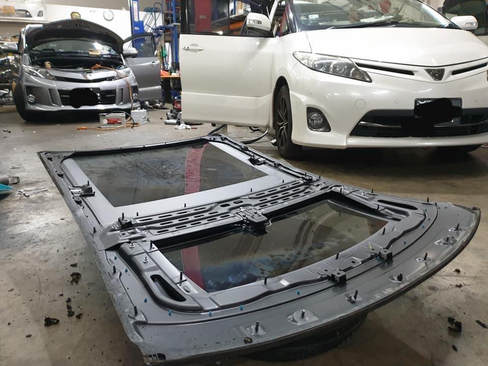 Sunroof glass replacement Conroe TX — cracked and shattered panoramic glass repair near Conroe