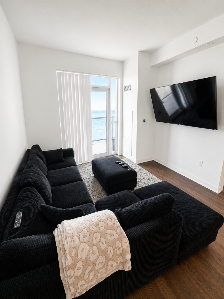 Toronto Lakeshore Penthouse — Luxury Short-Term Rental in Toronto, Ontario