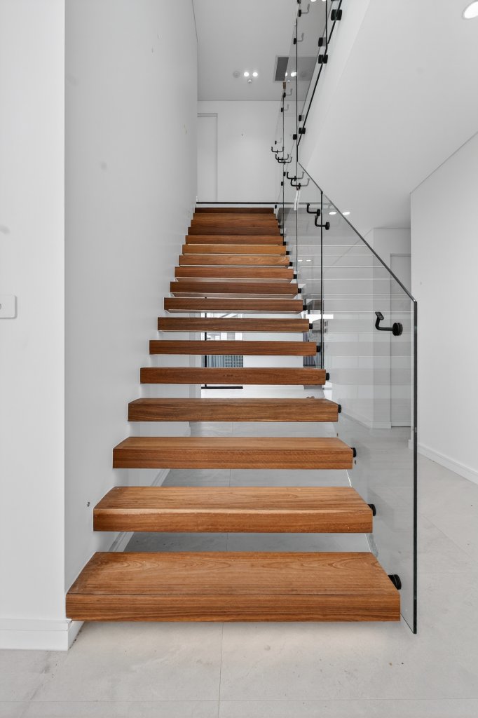 Rosebuds Cct staircase project