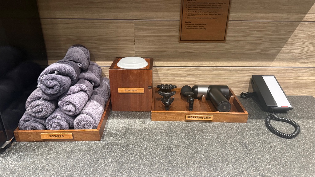 Gym amenity station