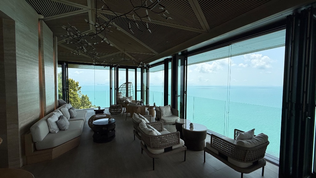 The arrival lounge - open-sided pavilion at the cliff top with panoramic views.