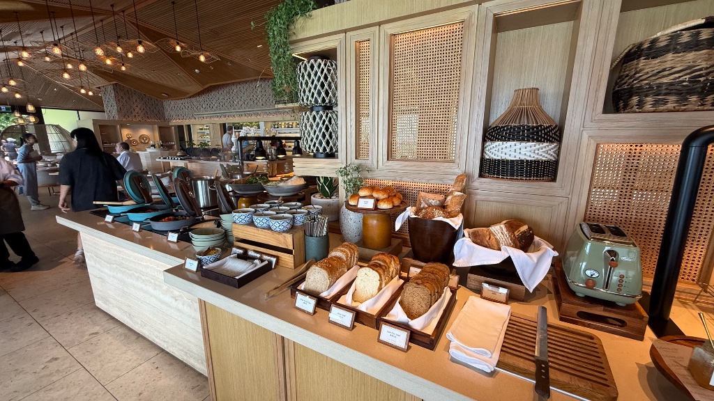 Bread station