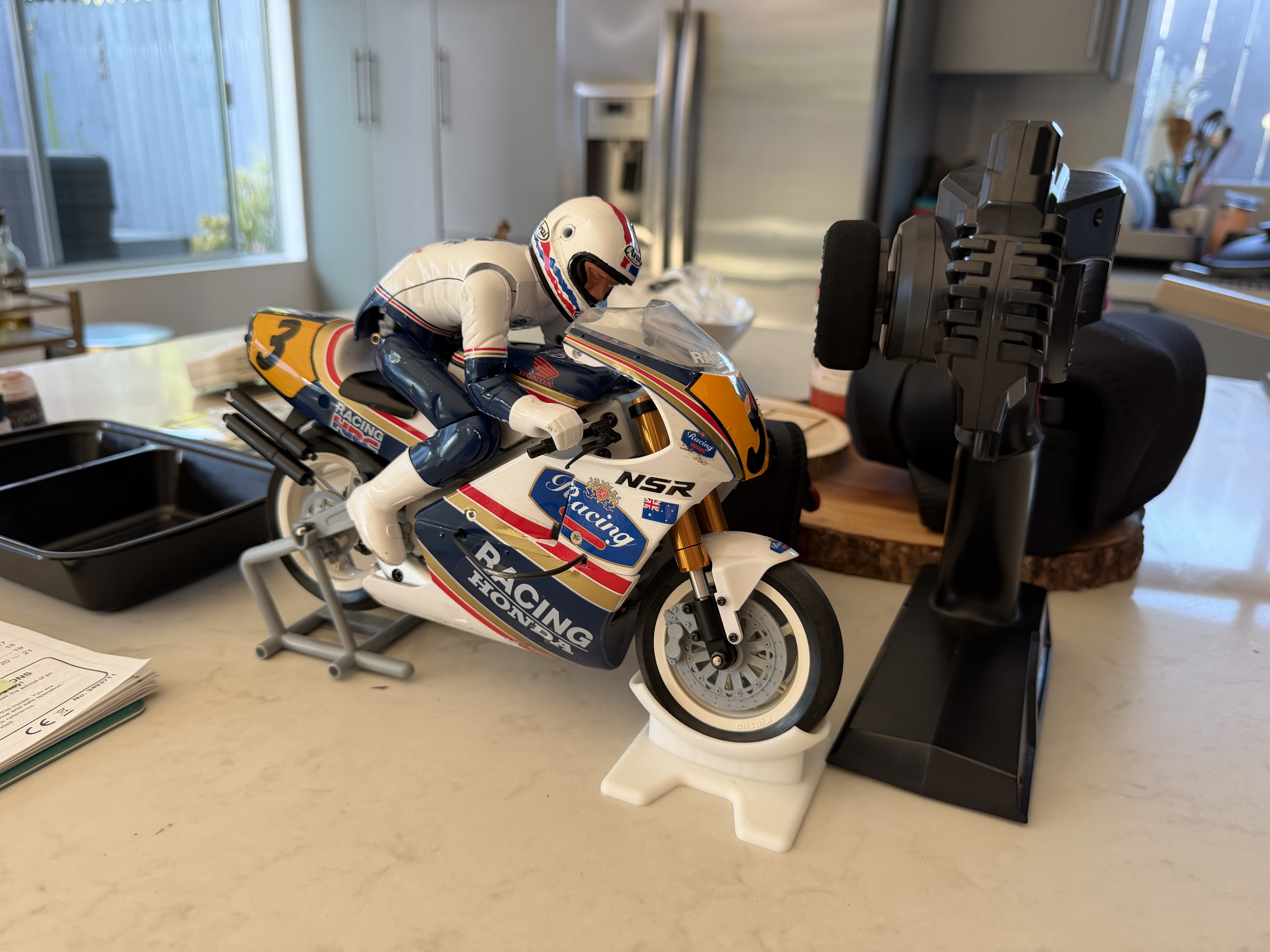 Kyosho Hanging On Racer — 8