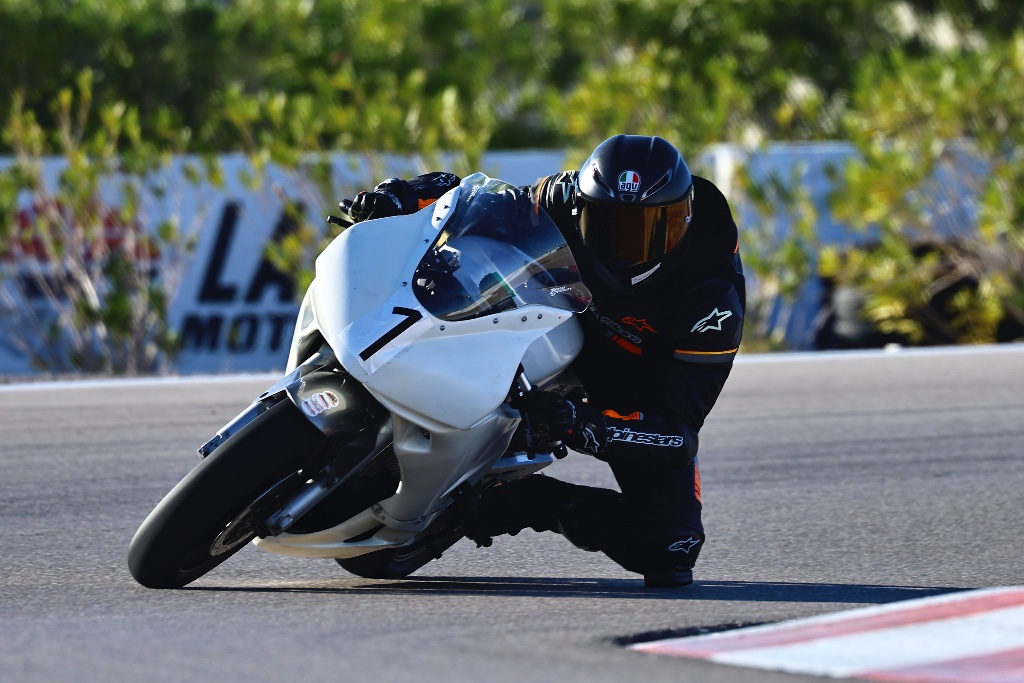 Suzuki SV650S track bike: phase four