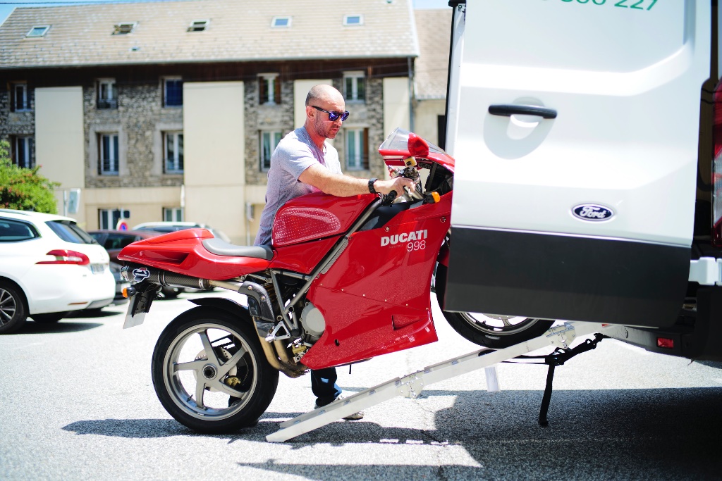 Ducati 998 — 1