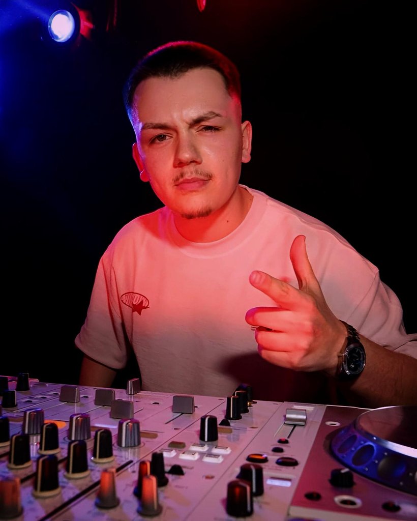 DJ Tatan — Cabine