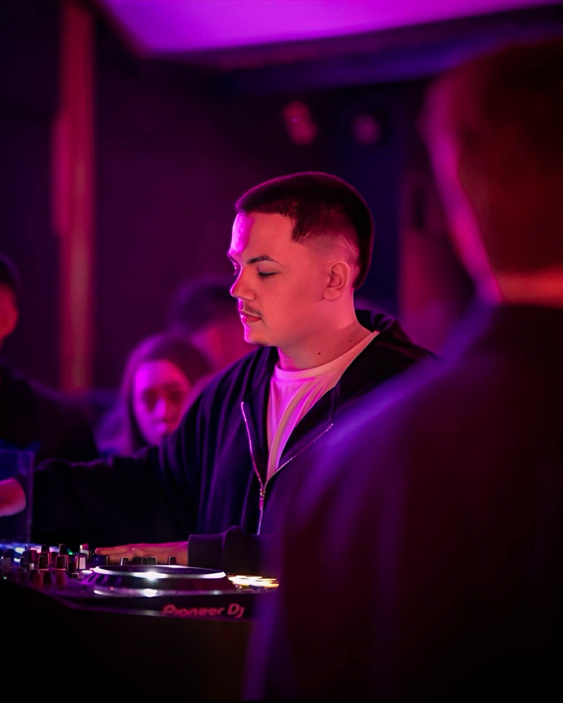 Pioneer DJ — Live