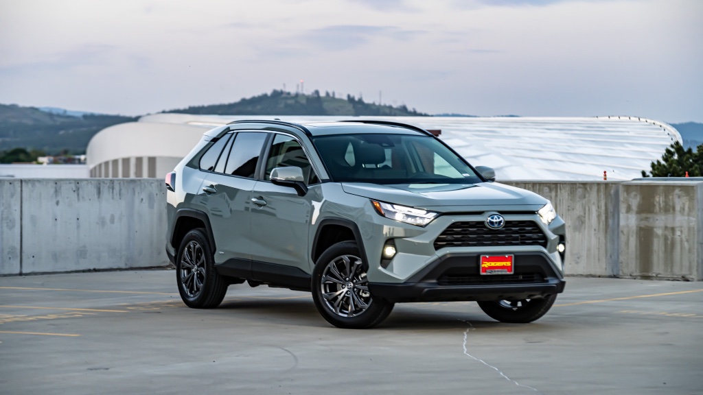 2023 Toyota RAV4 Hybrid XLE Premium AWD rental in Spokane, photo 7