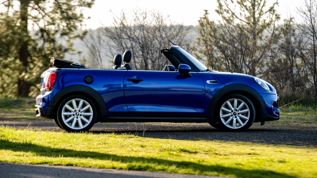 2019 Mini Cooper S Convertible rental in Spokane, photo 6