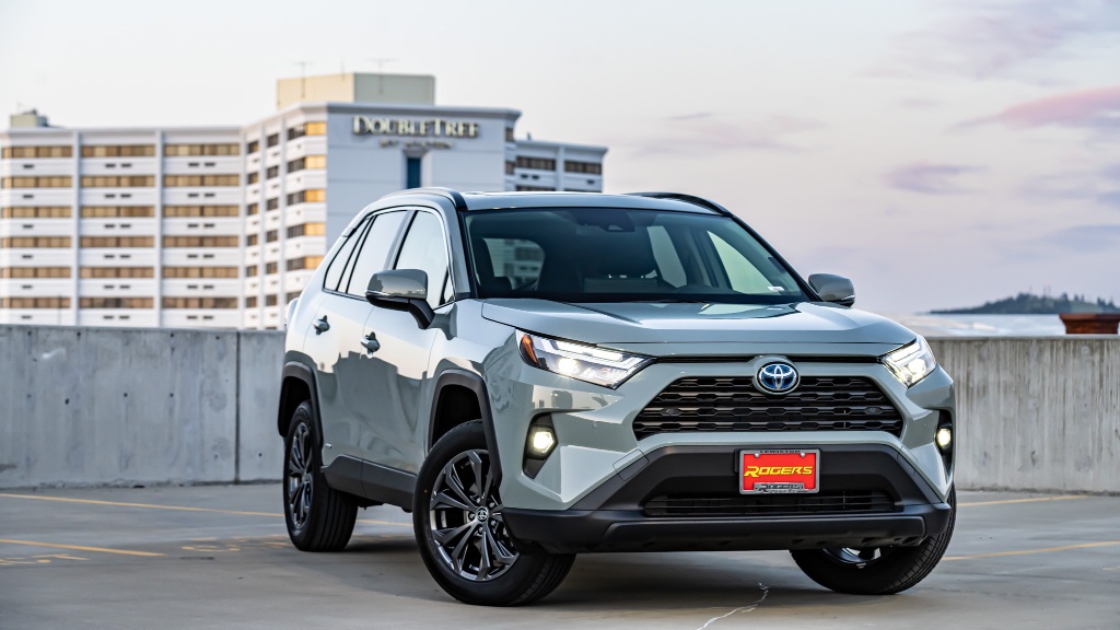2023 Toyota RAV4 Hybrid XLE Premium AWD rental in Spokane, photo 6