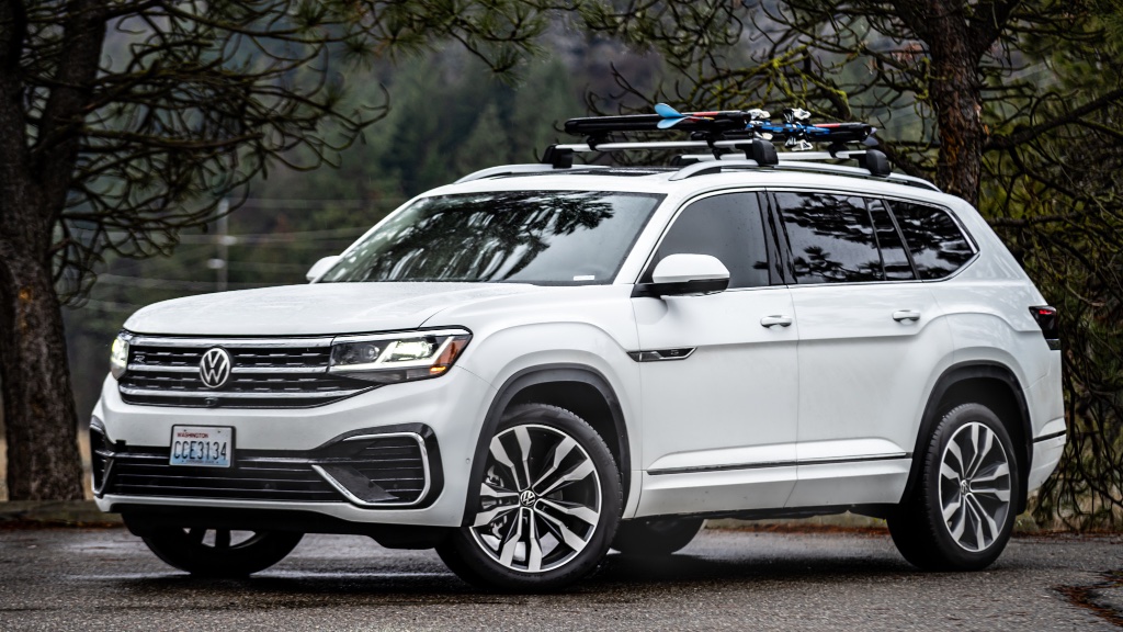 2022 Volkswagen Atlas Premium R-Line AWD rental in Spokane, photo 4