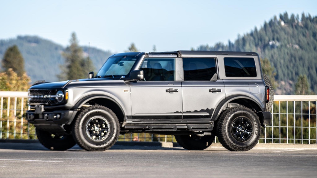 2023 Ford Bronco Wildtrak Advanced 4x4 rental in Spokane, photo 2