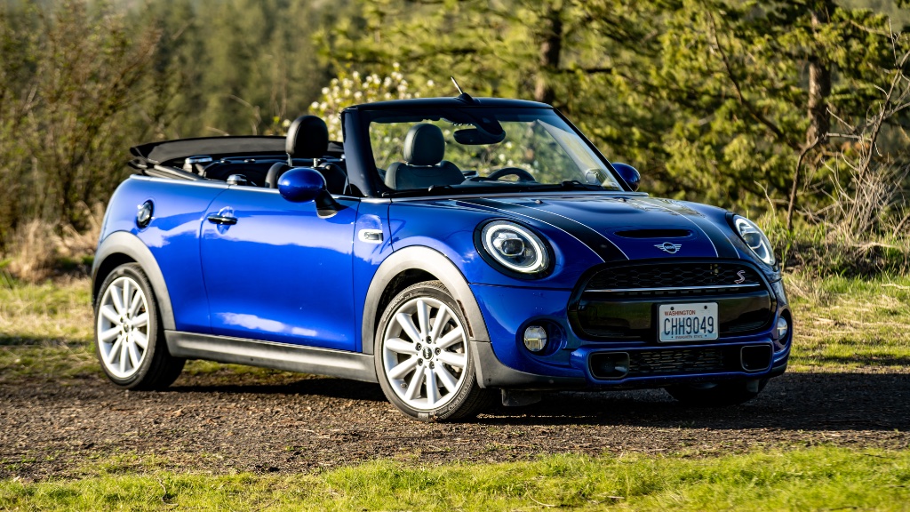 2019 Mini Cooper S Convertible rental in Spokane, photo 2
