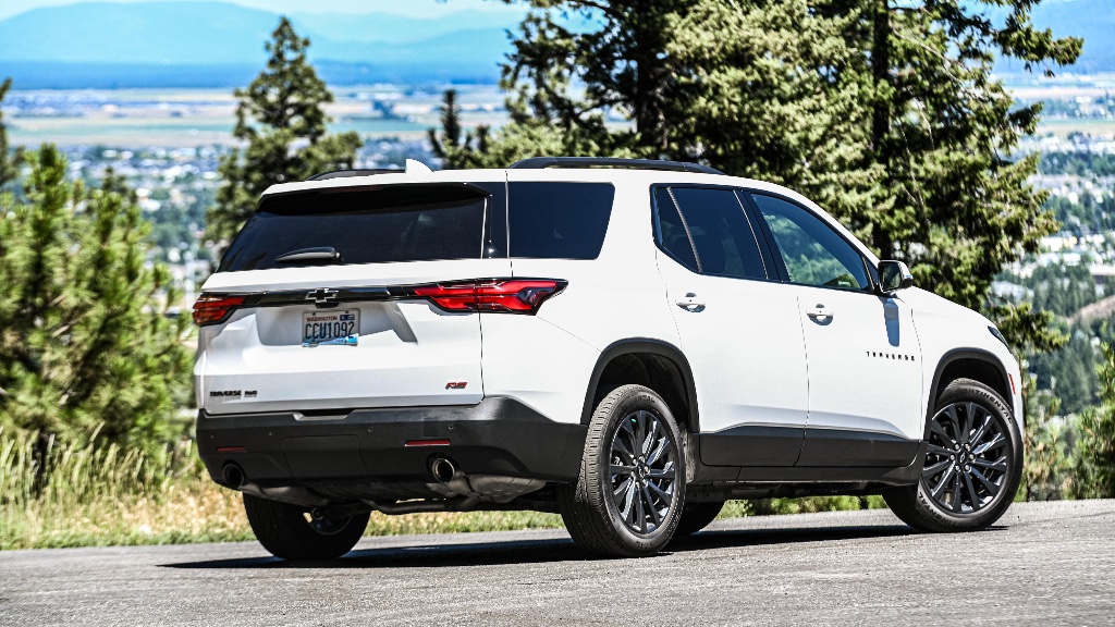 2022 Chevrolet Traverse RS AWD rental in Spokane, photo 4
