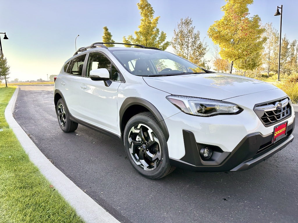 2023 Subaru CrossTrek Limited 2.5L rental in Spokane, photo 3