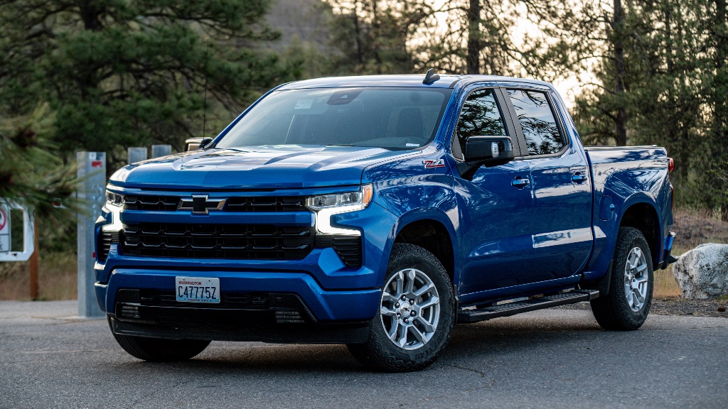 2023 Chevrolet Silverado 1500 RST 4WD Crew rental in Spokane, photo 5