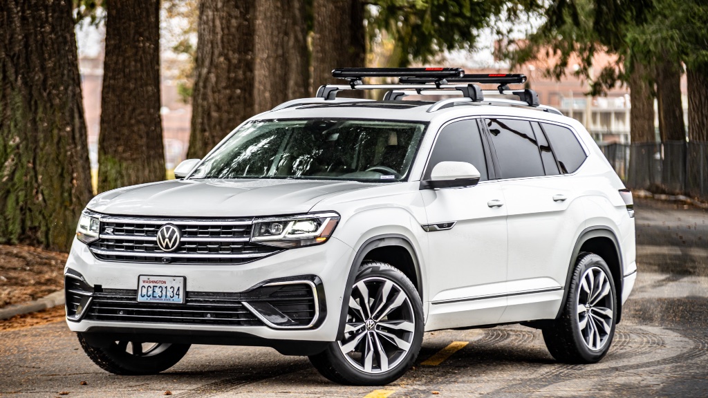 2022 Volkswagen Atlas Premium R-Line AWD rental in Spokane, photo 7