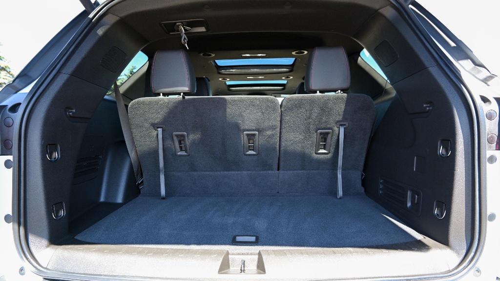 2022 Chevrolet Traverse RS AWD rental in Spokane, photo 7