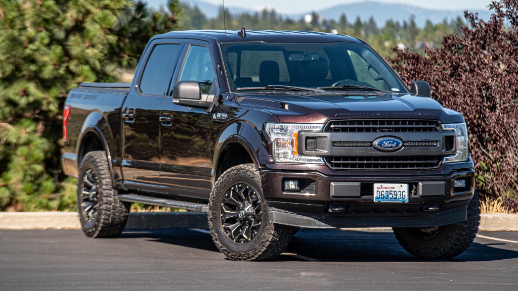 2018 Ford F-150 XLT Super Sport rental in Spokane, photo 2