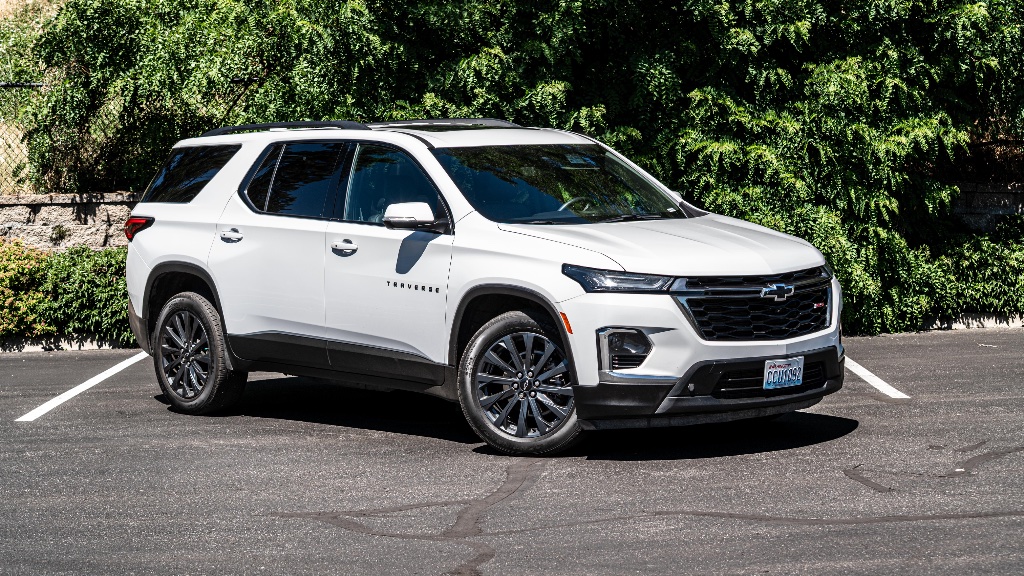 2022 Chevrolet Traverse RS AWD rental in Spokane, photo 2