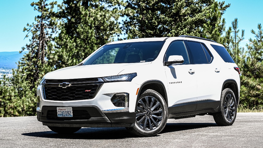 2022 Chevrolet Traverse RS AWD rental in Spokane, photo 5