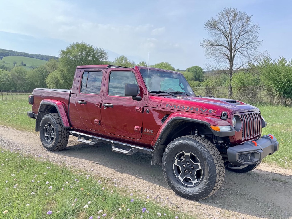2021 Jeep Gladiator Mojave 4x4 rental in Spokane, photo 5