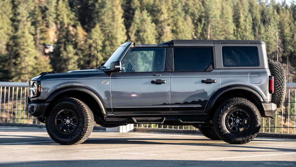 2023 Ford Bronco Wildtrak Advanced 4x4 rental in Spokane, photo 3