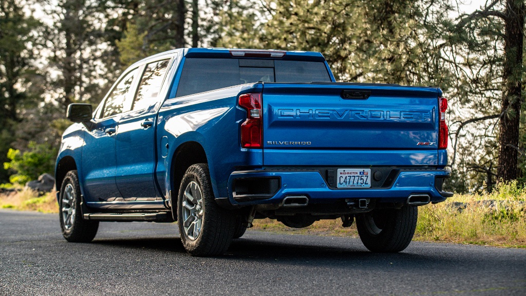 2023 Chevrolet Silverado 1500 RST 4WD Crew rental in Spokane, photo 3