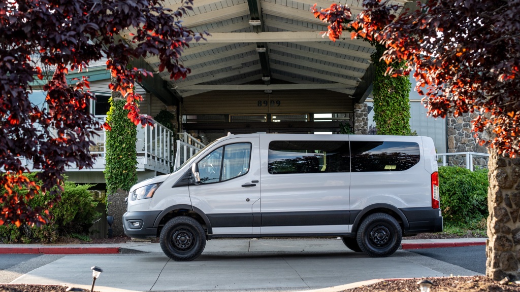 Ford Transit 10 Passenger Van AWD