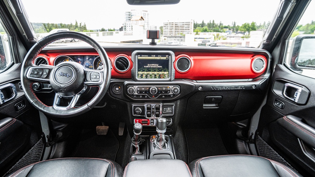 2023 Jeep Wrangler Rubicon 4x4 Hardtop rental in Spokane, photo 6