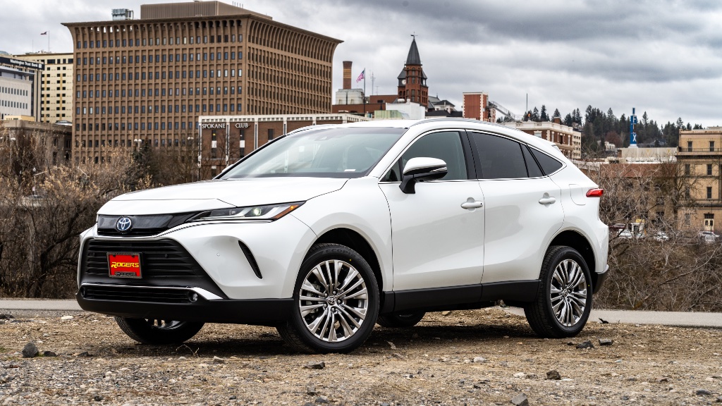 2023 Toyota Venza Hybrid XLE rental in Spokane, photo 2