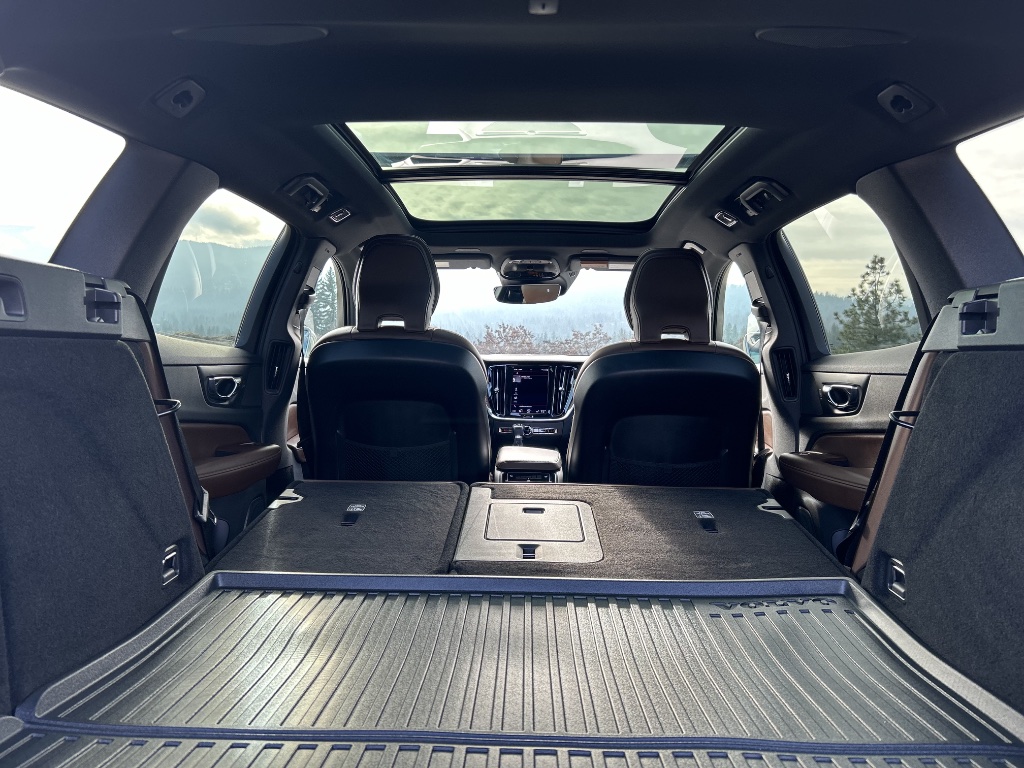 2021 Volvo V60 Cross Country AWD rental in Spokane, photo 9