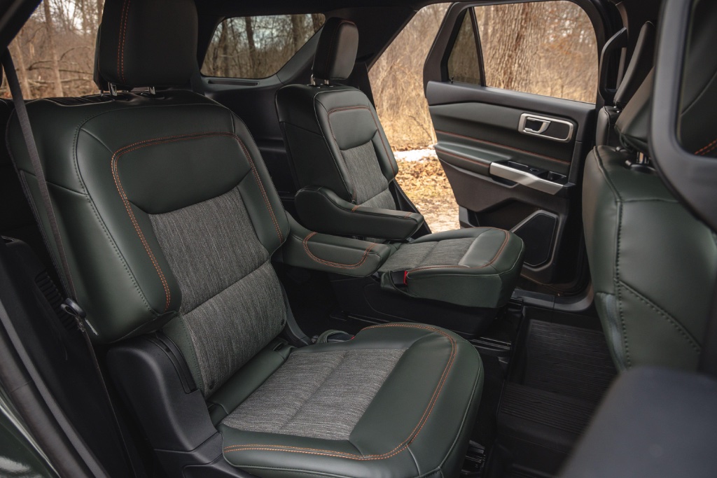 2022 Ford Explorer Timberline AWD rental in Spokane, photo 5