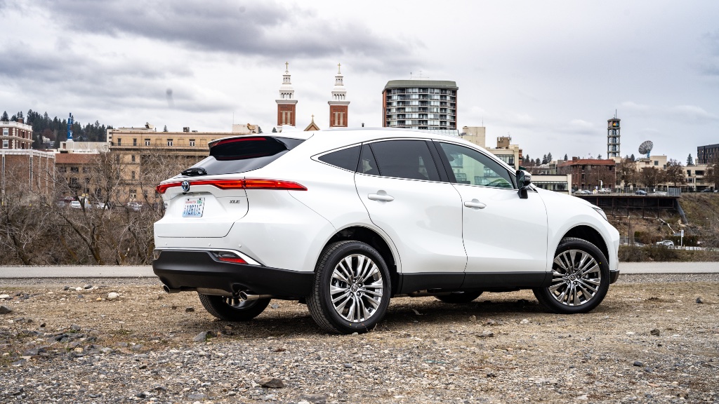 2023 Toyota Venza Hybrid XLE rental in Spokane, photo 3