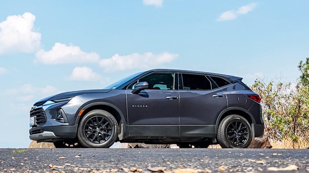 2022 Chevrolet Blazer LT AWD rental in Spokane, photo 3