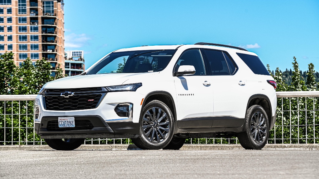 2022 Chevrolet Traverse RS AWD rental in Spokane, photo 3
