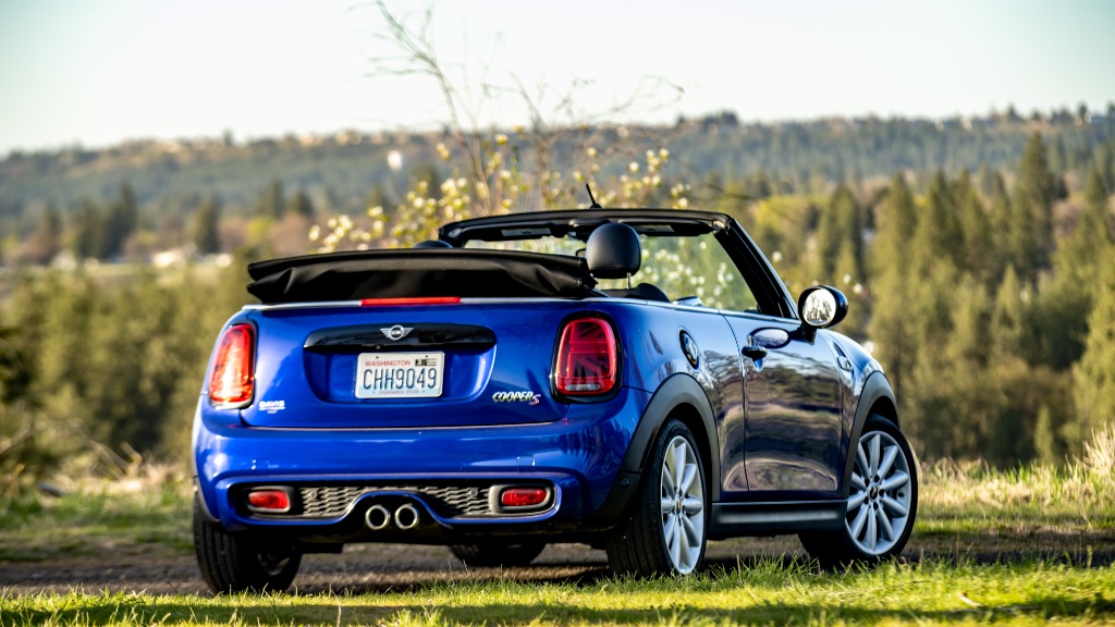 2019 Mini Cooper S Convertible rental in Spokane, photo 5