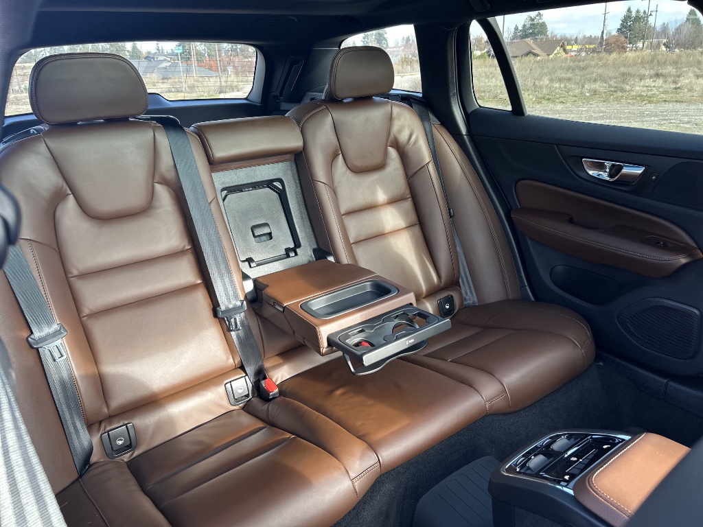 2021 Volvo V60 Cross Country AWD rental in Spokane, photo 7