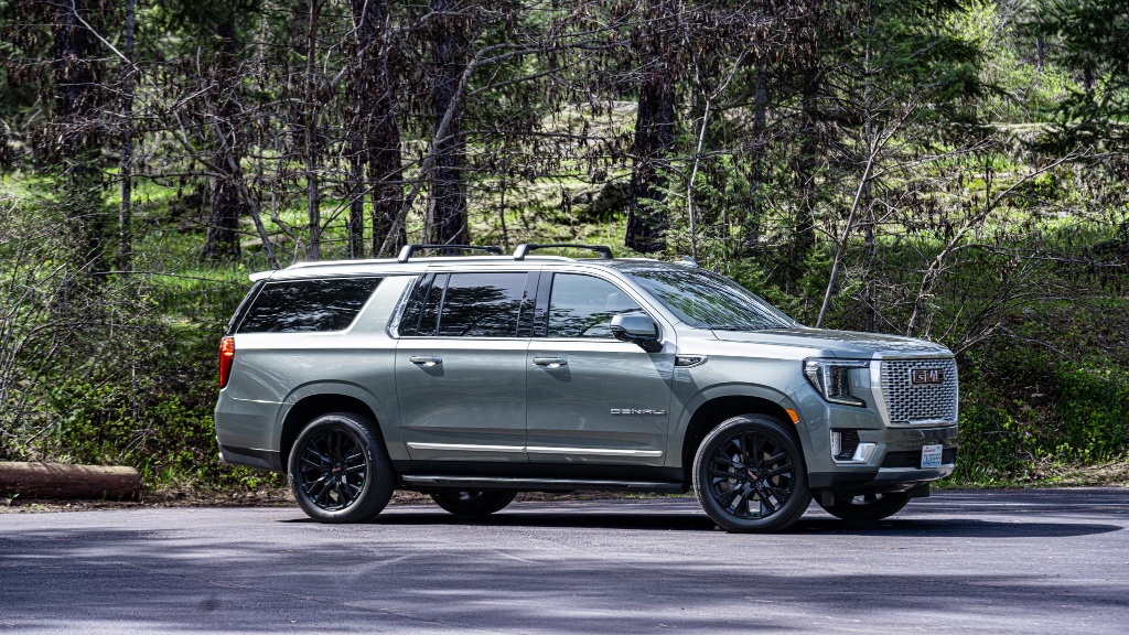 2023 GMC Yukon XL Denali 4WD rental in Spokane, photo 3