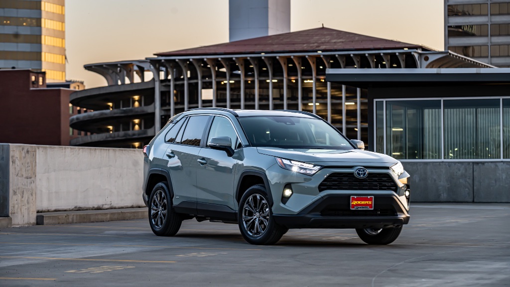Toyota RAV4 Hybrid XLE Premium AWD