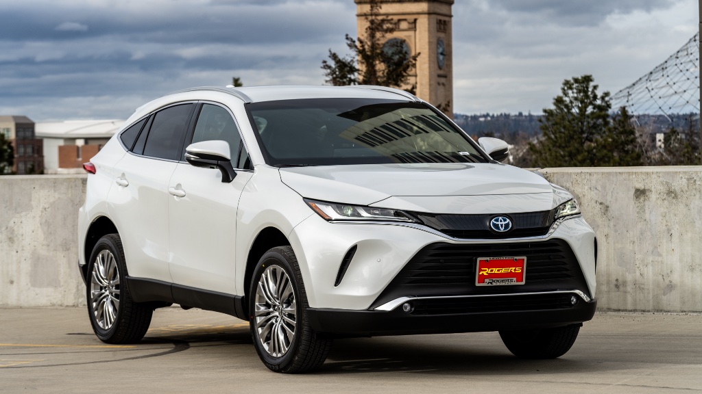 2023 Toyota Venza Hybrid XLE rental in Spokane, photo 5